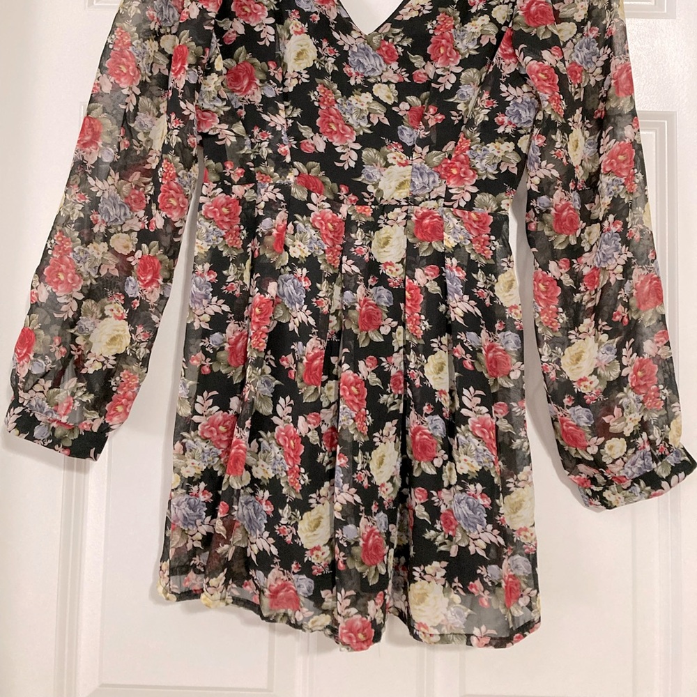 Floral pattern romper dress.